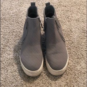 Steve Madden size 9 : wedge sneakers:perfect for fall / winter!